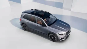 Mercedes-Benz GLB получил гибридные моторы и обновленный салон