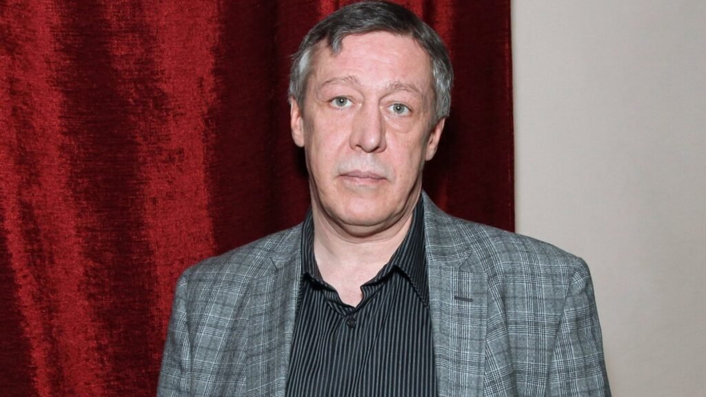 Михаил Ефремов вернулся на сцену после пяти лет: премьера спектакля собрала аншлаг