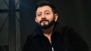 Михаил Галустян вышел в свет с новой возлюбленной после развода