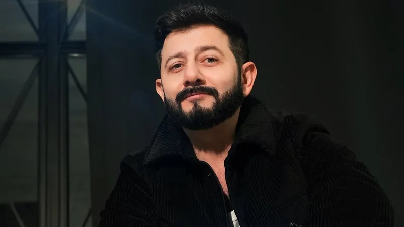 Михаил Галустян вышел в свет с новой возлюбленной после развода