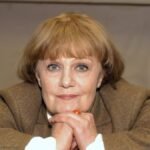 Мишустин поздравил Ольгу Яковлеву с юбилеем за вклад в российское драматическое искусство