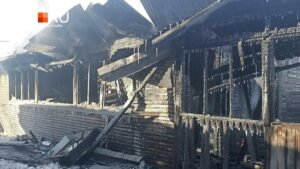 Многодетная семья осталась без дома под Екатеринбургом после пожара