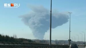 Мощный взрыв на заводе в Нижнекамске: аэропорт закрыт, есть пострадавшие