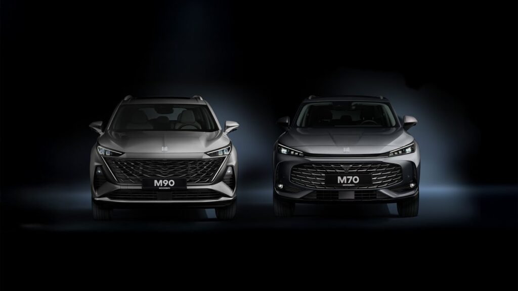 Москвич запустил продажи кроссоверов М70 и М90