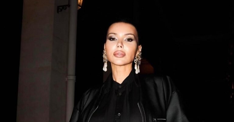 Оксана Самойлова поражает парижан на Неделе моды