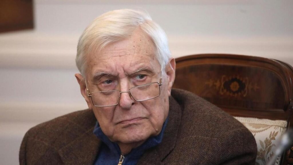 Олег Басилашвили простился с женой Галиной Мшанской в Санкт-Петербурге