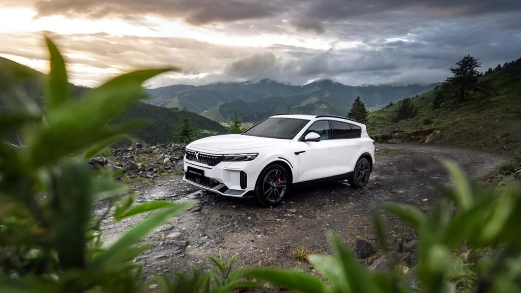 Продажи гибридов Voyah в России резко выросли на 143%