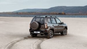 Продажи Lada снижаются: российский авторынок в феврале