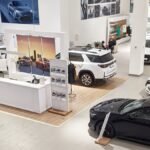 Продажи новых авто в России растут: эксперт Целиков