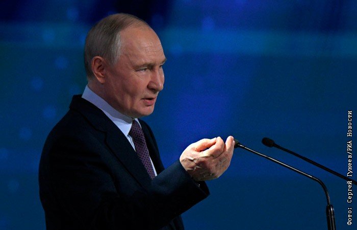 Путин поддержал добровольные взносы бизнеса на нужды государства