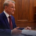 Путин поздравил Грефа с рекордной прибылью Сбербанка