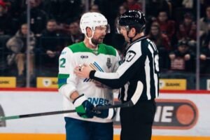 «Салават Юлаев» начал плей-офф КХЛ с поражения от «Автомобилиста»