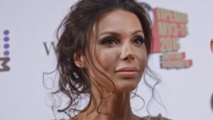 Самойлова в шокирующем образе: откровенное платье вызвало негодование