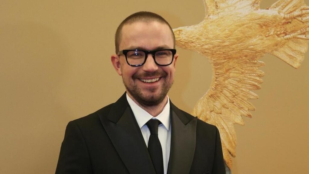 Саша Петров переезжает в новый дом в поселке «Ильинские холмы»