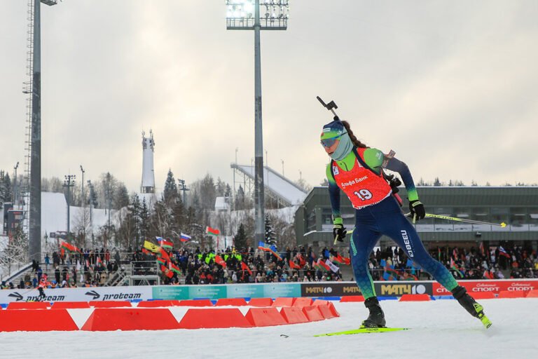 Шаклеина из Беларуси финишировала 11-й в масс-старте Кубка России по биатлону