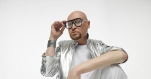 Шура рассказал о фанатке, которая проникла в его квартиру