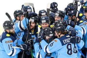 «Сибирь» вырывает победу у «Металлурга» в сумасшедшем матче!