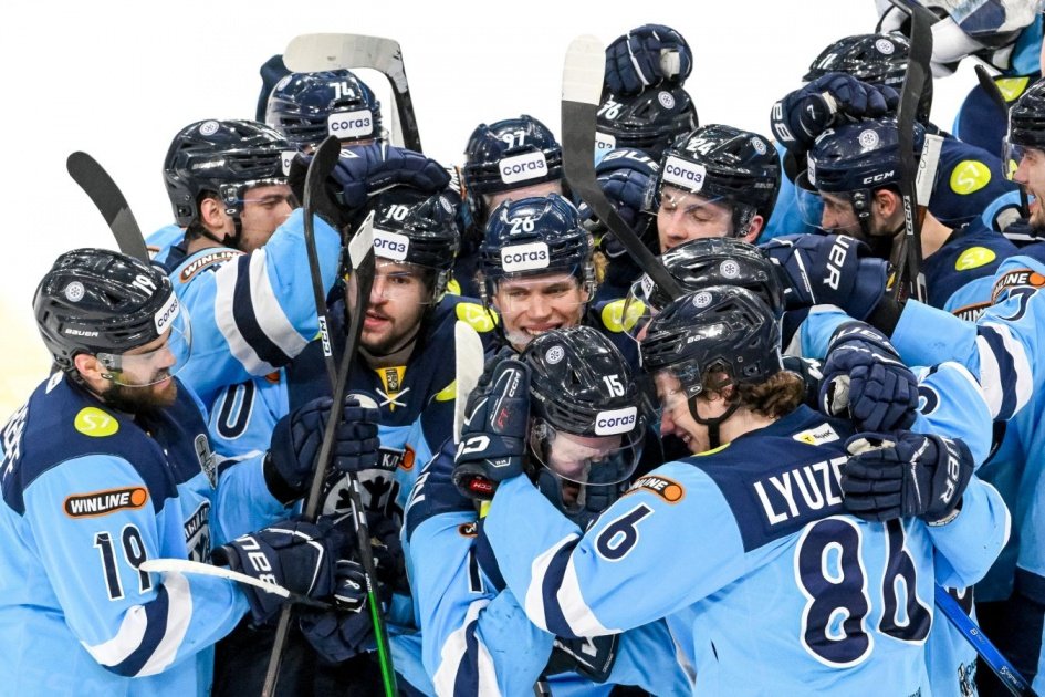 «Сибирь» вырывает победу у «Металлурга» в сумасшедшем матче!