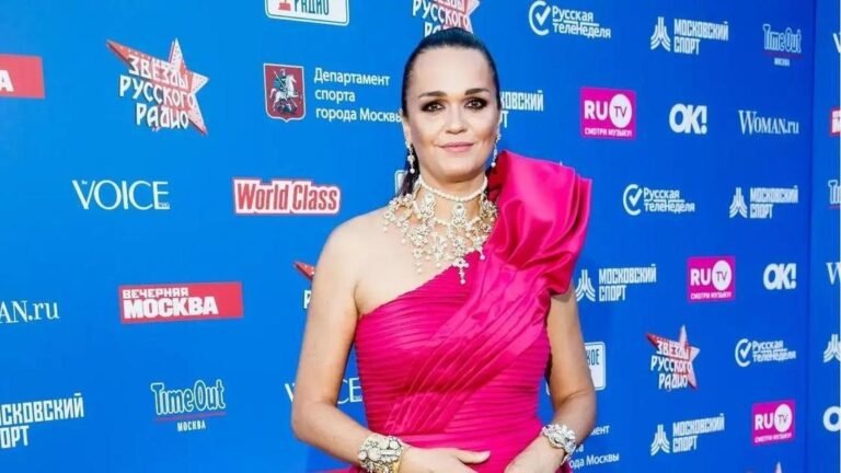 Слава в глубокой депрессии: певица решилась на кардинальные изменения