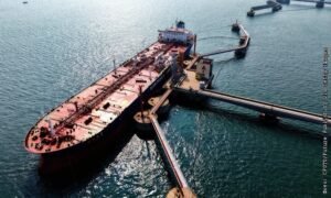 США разрешили продажу российской нефти, загруженной до 12 марта