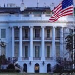США выдали временное разрешение на операции с иранской нефтью
