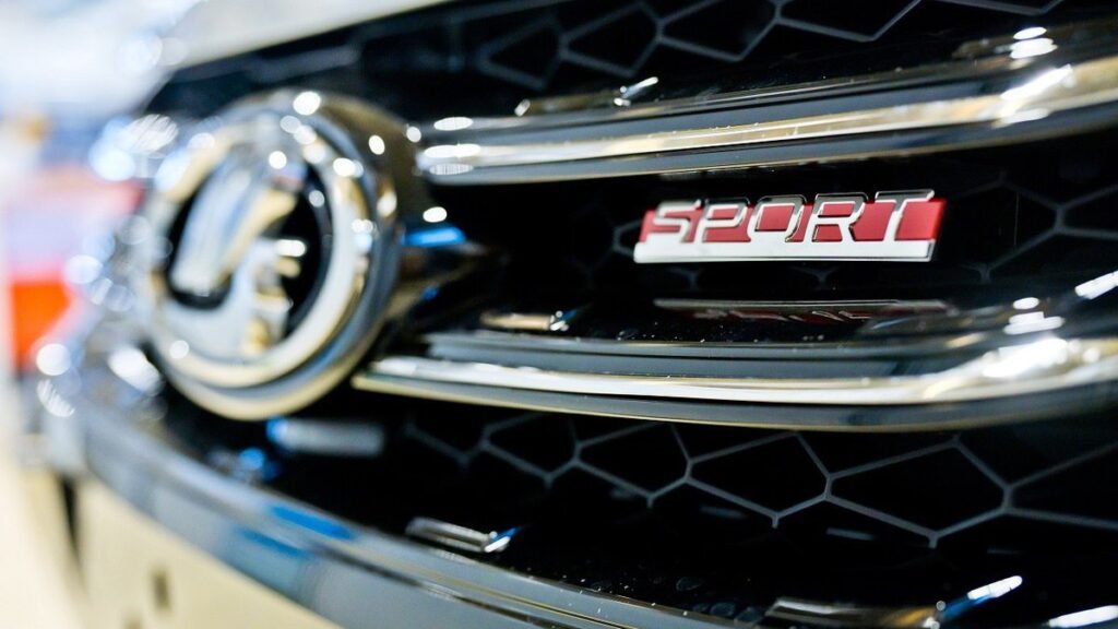 Стала известна цена новой Lada Vesta Sport