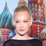 Светлана Ходченкова попала в неловкую ситуацию на премьере фильма