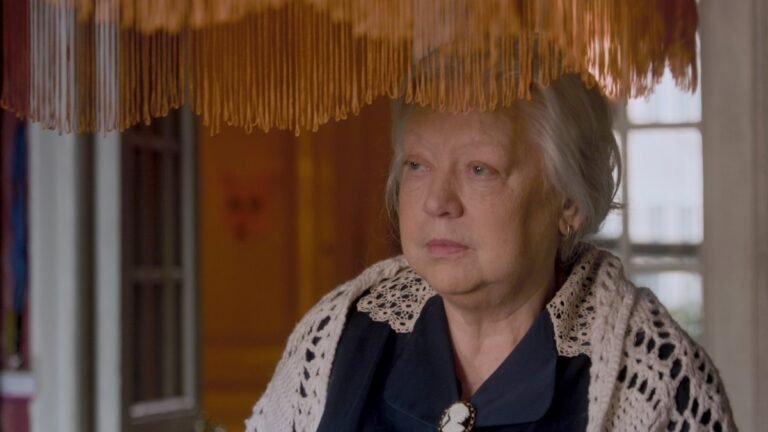 Светлана Крючкова получила премию «Ника» за роль в фильме «Двое в одной жизни, не считая собаки»