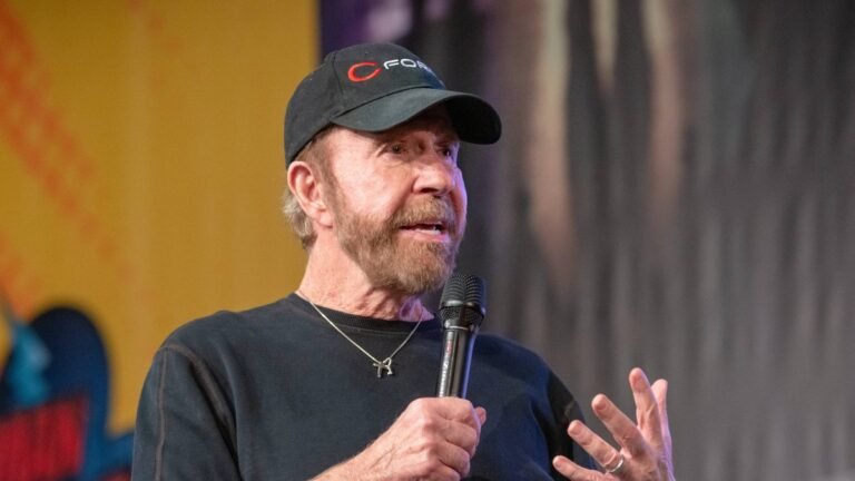 Сын Чака Норриса трогательно попрощался с отцом