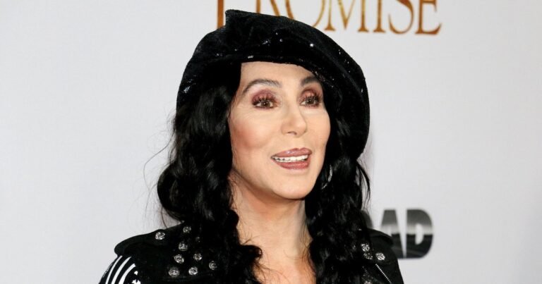 Сына Шер арестовали за причинение ущерба на сумму $2700