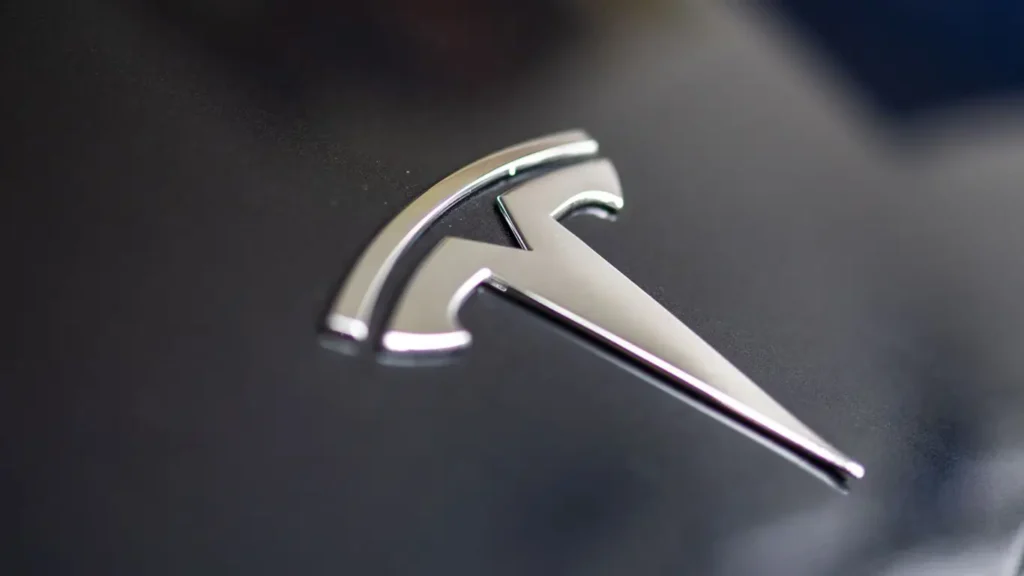 Tesla Ускоряет Развитие ИИ: Увеличение Производства Чипов AI6