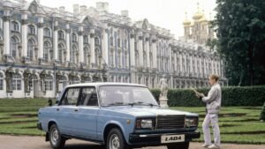Топ-10 самых распространенных автомобилей в России