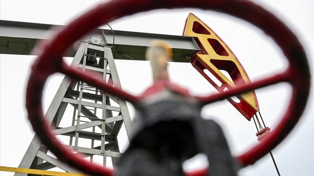 Цены на нефть могут вырасти до $200: Bloomberg предупредил о новом сценарии