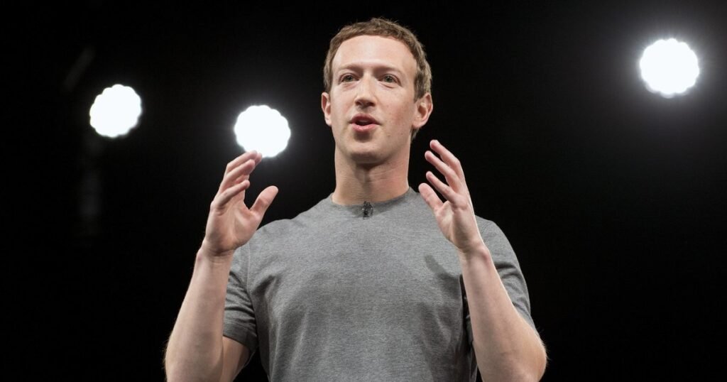 Цукерберг на показе Prada: неожиданный образ бизнесмена