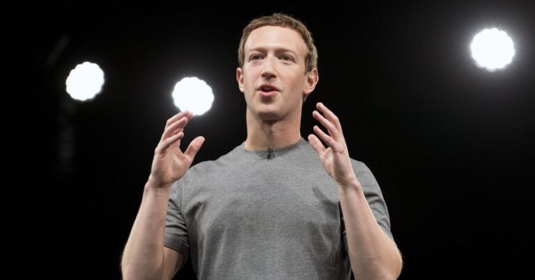 Цукерберг на показе Prada: неожиданный образ бизнесмена