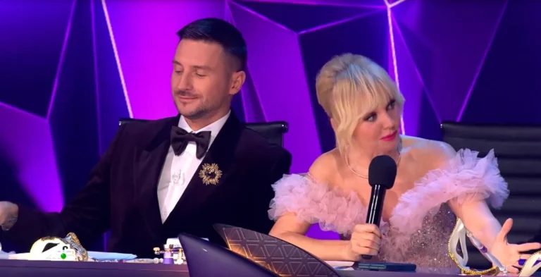 Участник в костюме Коралла покинул шоу «Маска»