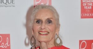Умерла Дафна Селф: британская супермодель скончалась в возрасте 97 лет