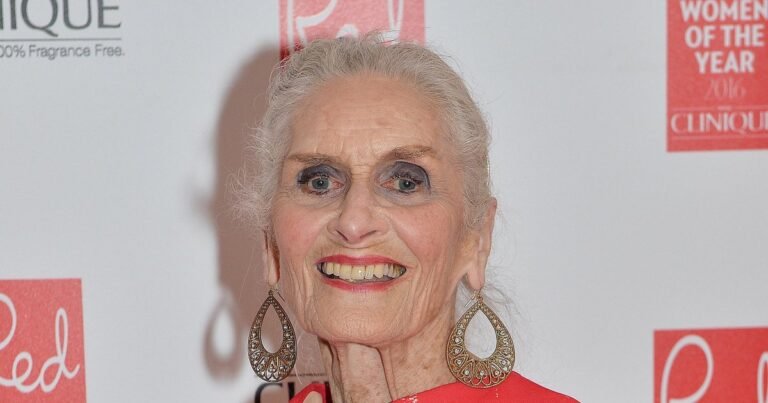 Умерла Дафна Селф: британская супермодель скончалась в возрасте 97 лет