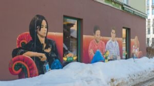 В Перми закрылась кофейня Central Perk из «Друзей», но граффити с героями сохранится