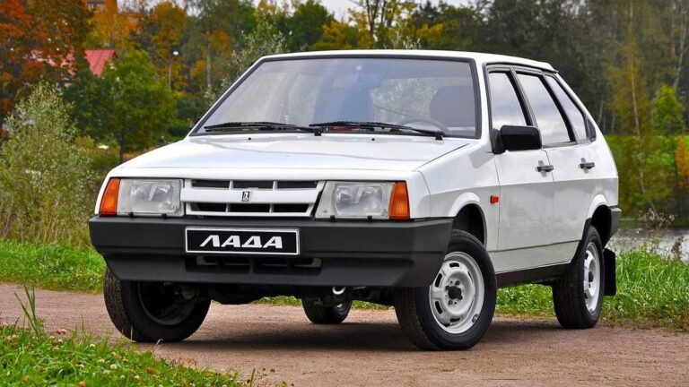 В России на продажу выставлен редкий ВАЗ-2109 с пробегом 20 тыс. км