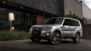 В России продают редкий Mitsubishi Pajero 2018 года с минимальным пробегом
