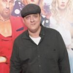 Вдова Романа Попова полгода пытается продать дом за 47 миллионов