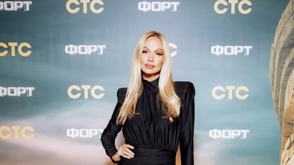 Виктория Лопырева показала фото в бикини на Мальдивах