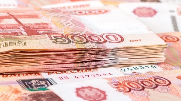 Зарплаты менеджеров по продукту и арт-директоров достигли 249 тысяч рублей