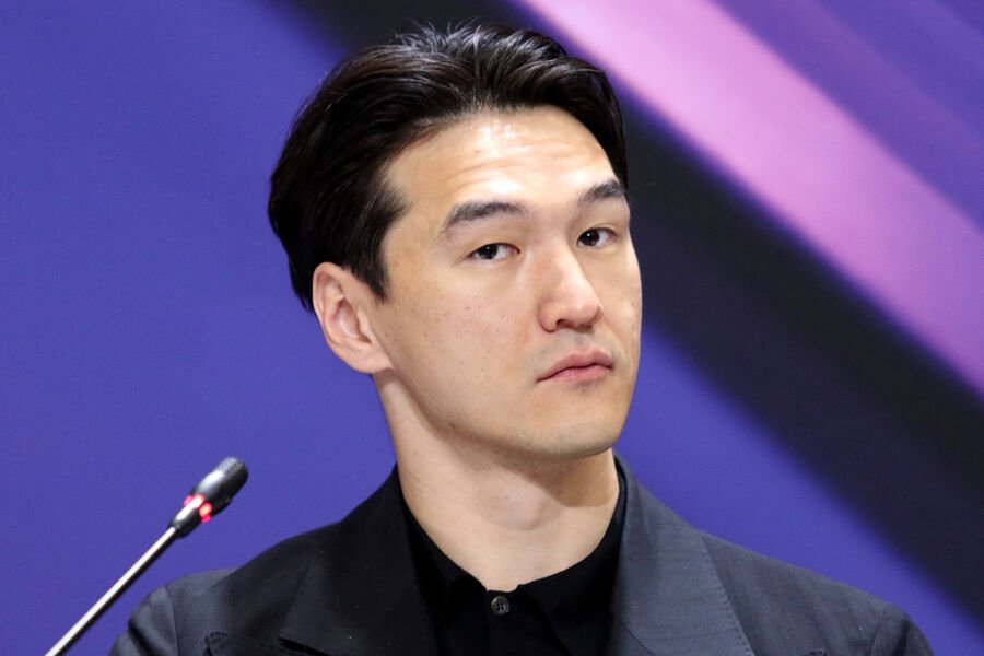 Жена Нурлана Сабурова закрывает бизнес в России