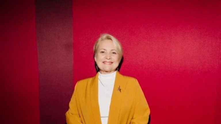 Звезда «Интернов» опубликовала редкий снимок дочери и ее отца