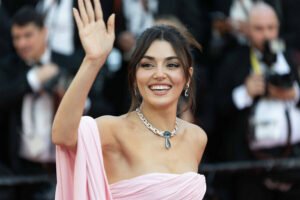 Звезда сериала «Постучись в мою дверь» Ханде Эрчел дала показания по делу о наркотиках