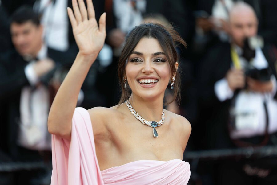 Звезда сериала «Постучись в мою дверь» Ханде Эрчел дала показания по делу о наркотиках