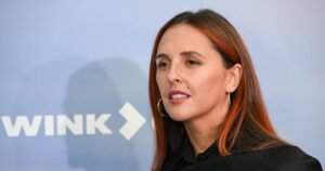 Звезда «Телохранителя» рассказала о жизни на шее у мужа