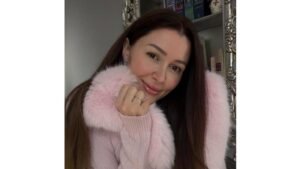 Анна Заворотнюк показала редкие фото подросшего сына